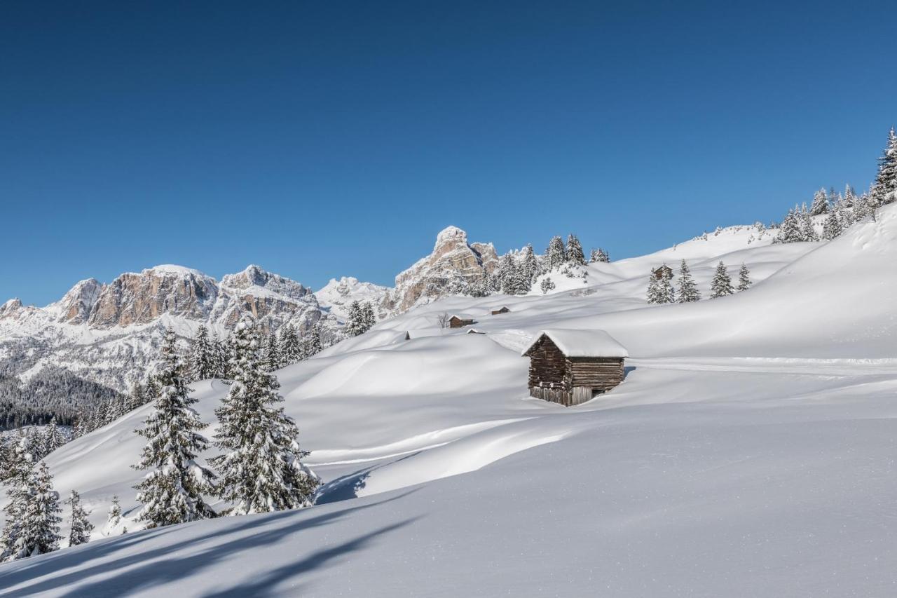 Hotel Dolomiti Ла-Вілла Екстер'єр фото