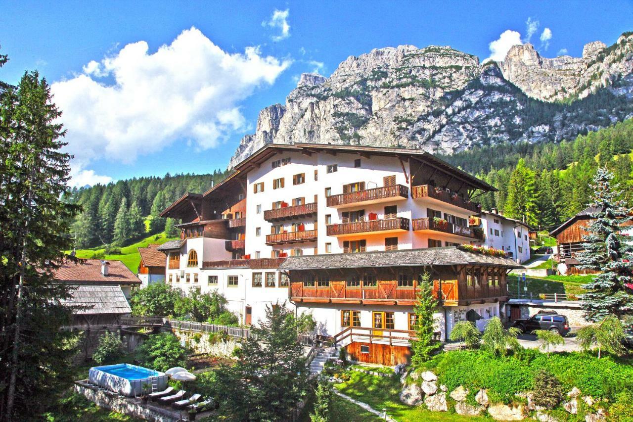 Hotel Dolomiti Ла-Вілла Екстер'єр фото
