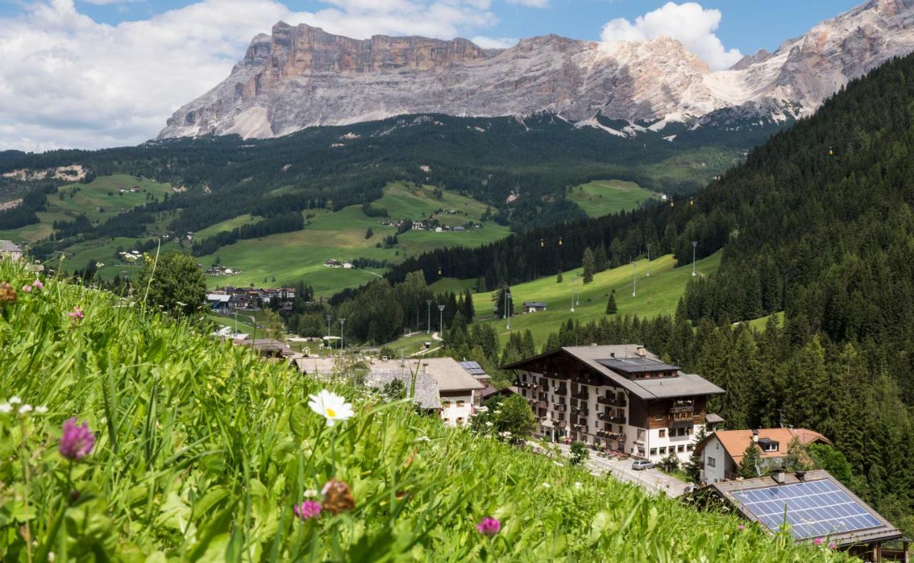 Hotel Dolomiti Ла-Вілла Екстер'єр фото