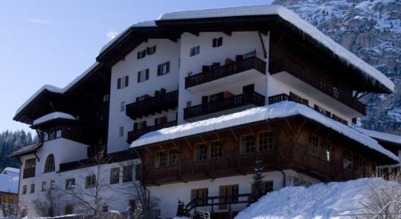 Hotel Dolomiti Ла-Вілла Екстер'єр фото