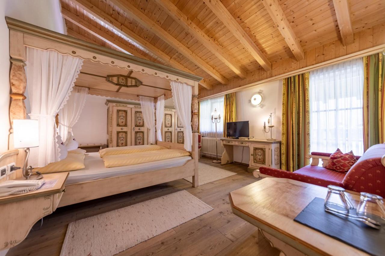 Hotel Dolomiti Ла-Вілла Екстер'єр фото