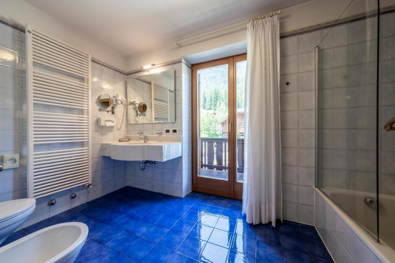 Hotel Dolomiti Ла-Вілла Екстер'єр фото