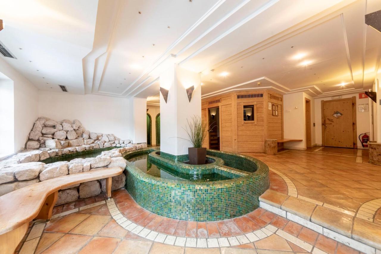 Hotel Dolomiti Ла-Вілла Екстер'єр фото