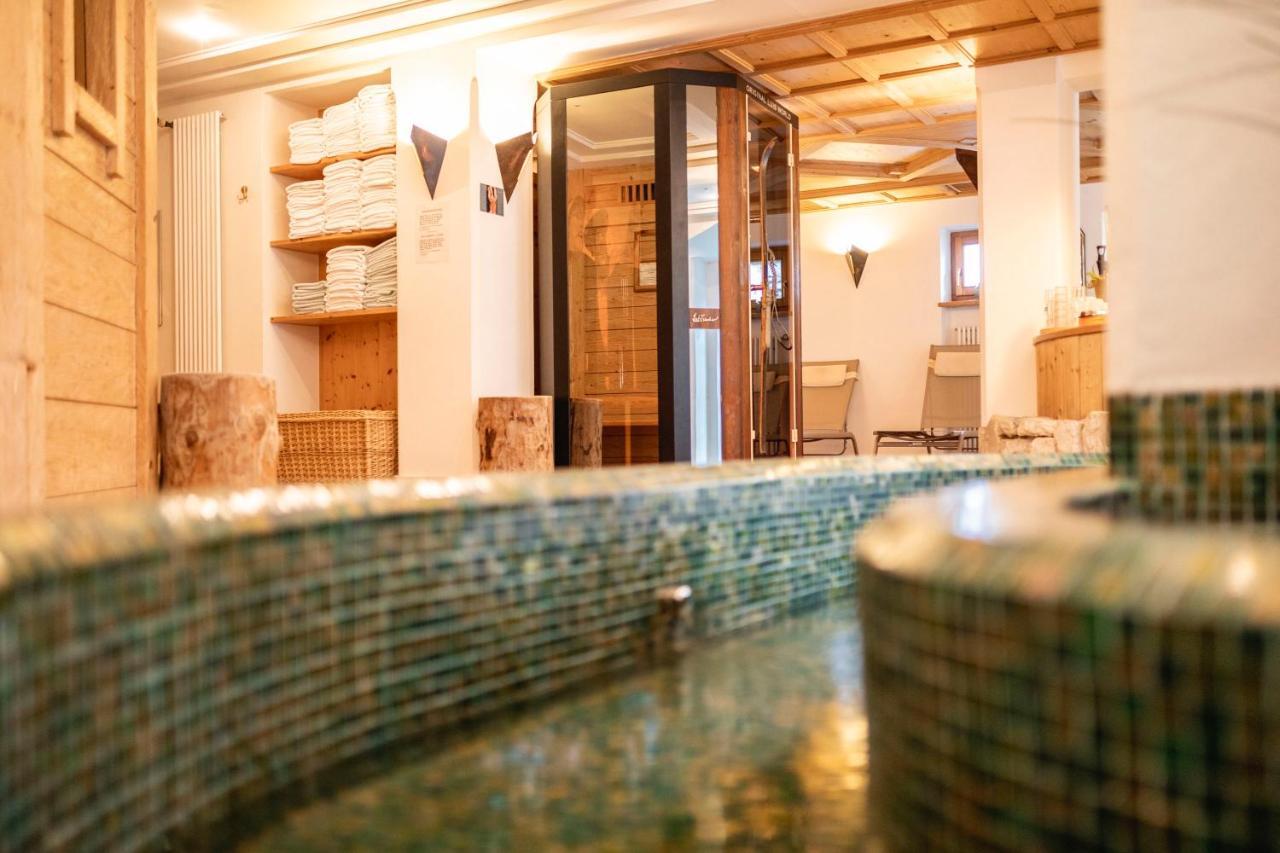 Hotel Dolomiti Ла-Вілла Екстер'єр фото