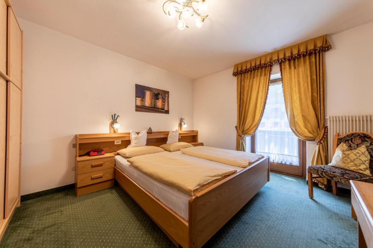 Hotel Dolomiti Ла-Вілла Екстер'єр фото