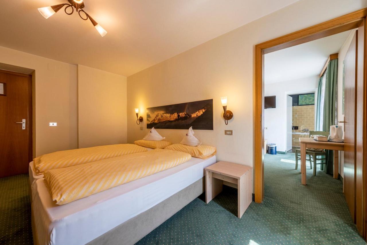 Hotel Dolomiti Ла-Вілла Екстер'єр фото