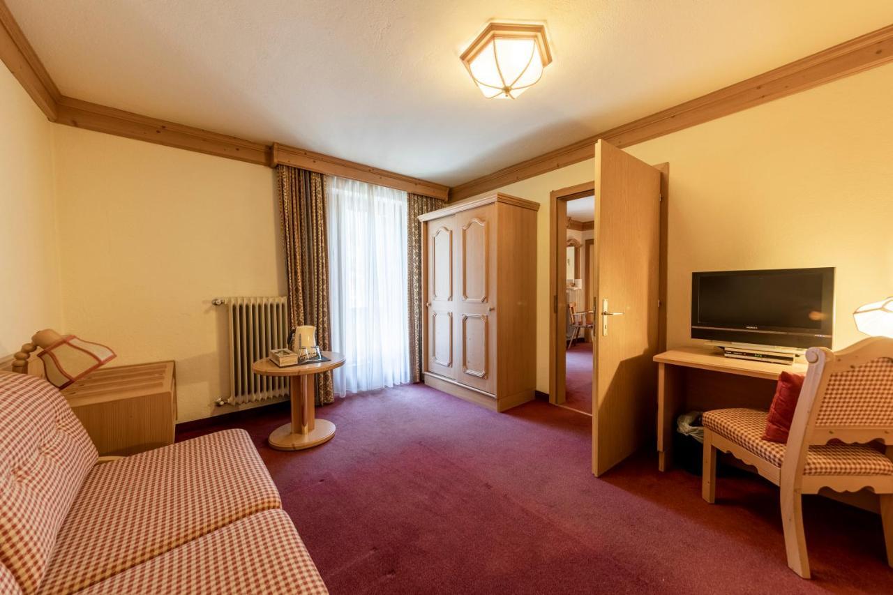Hotel Dolomiti Ла-Вілла Екстер'єр фото
