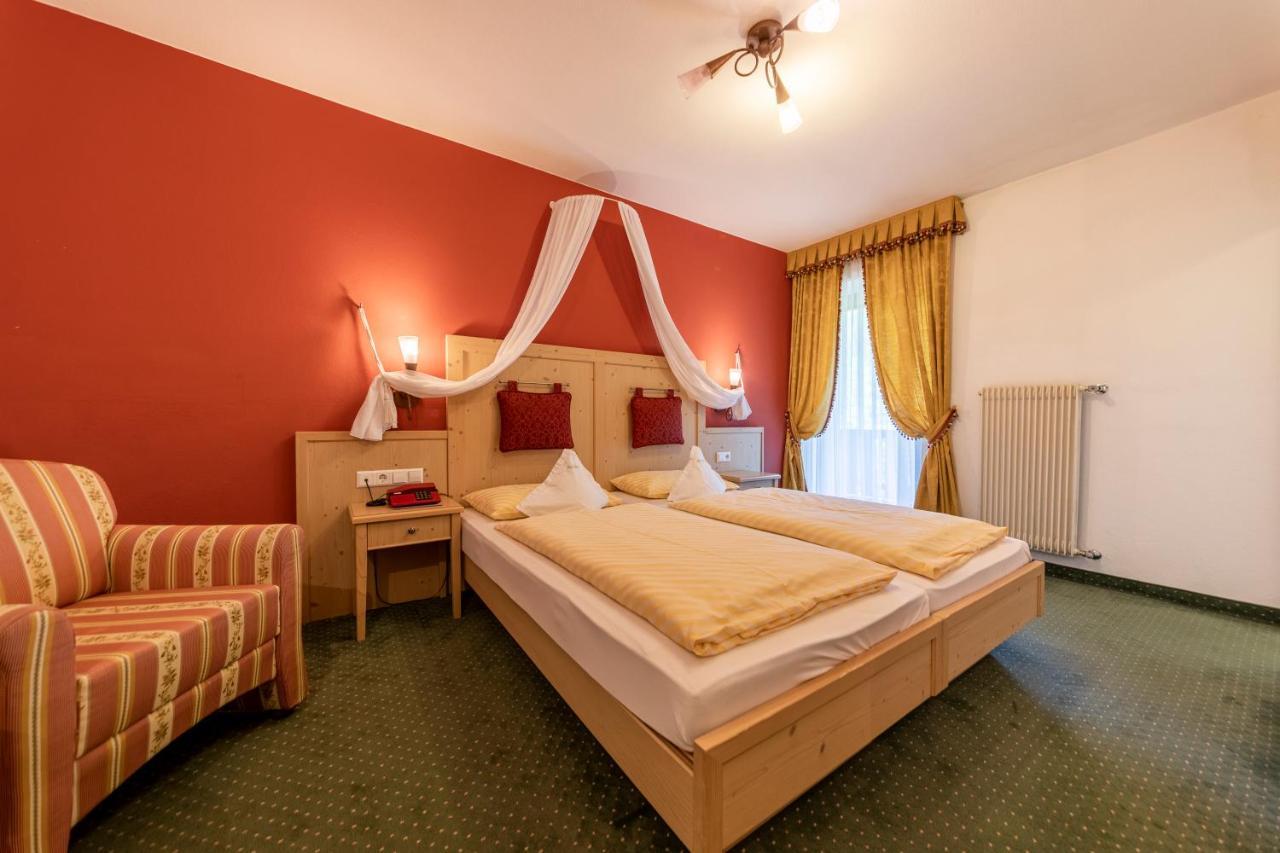 Hotel Dolomiti Ла-Вілла Екстер'єр фото