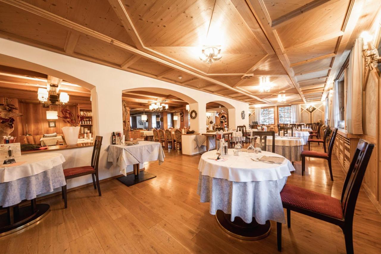 Hotel Dolomiti Ла-Вілла Екстер'єр фото